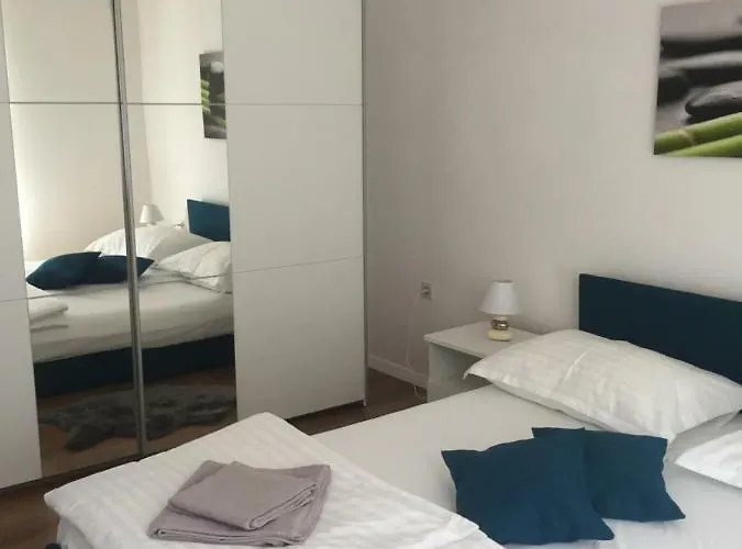 Bond With Private Parking * Ζαντάρ