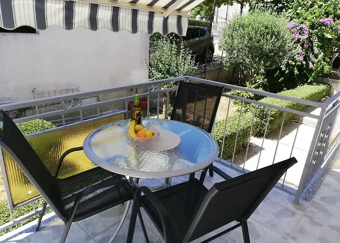 Bond With Private Parking